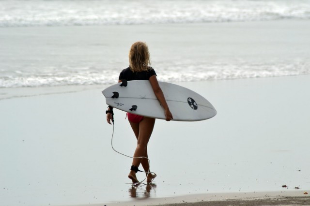 Surfing Cangu Bali