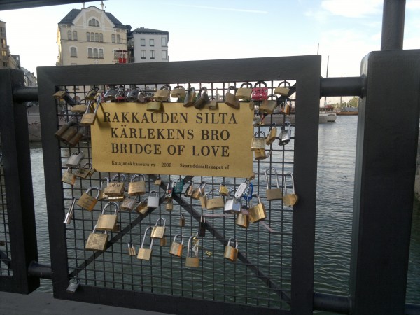 Rakkauden silta, kärlekens bro