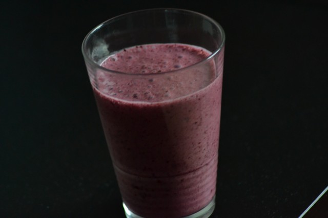 God smoothie med blåbär och kiwi
