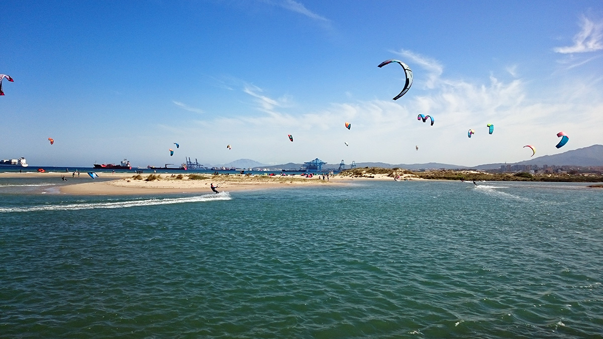 Härlig kitesurfing i Palmones